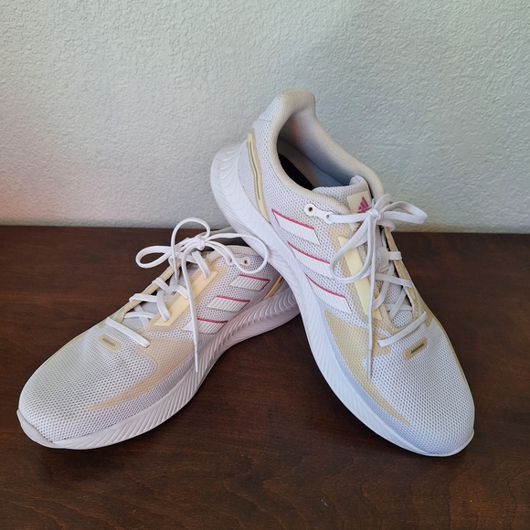 Adidas womens run falcon 2.0, gently used condition. Worn a few times - Picture 4 of 7